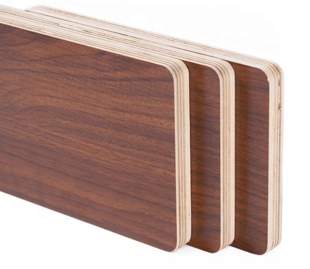 Påverkan av prisfluktuationer av röd film mötte plywood på marknadens konkurrenskraft